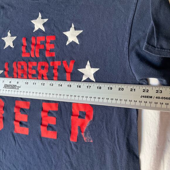 H Men’s Short Sleeve T-shirt size L, Blue, Life Liberty and The Pursuit Of Beer - Picture 3 of 7